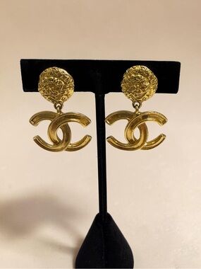 Vintage- Lightweight- CHANEL Gold CC Logo Drop Clip On Earrings Stamped 95 A